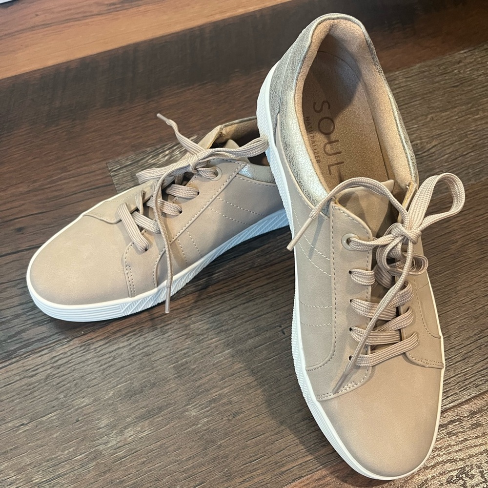 Women’s Naturalizer Soul Neela Lace-up Sneaker; Size 10